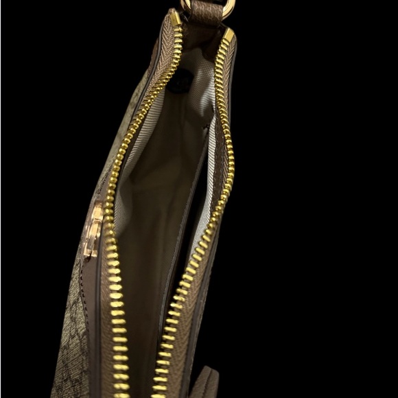 GUCCI Small Shoulder Bag - Picture 7 of 8